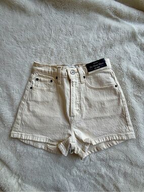 Abercrombie & Fitch Curve Love Mom Short Cream NWT